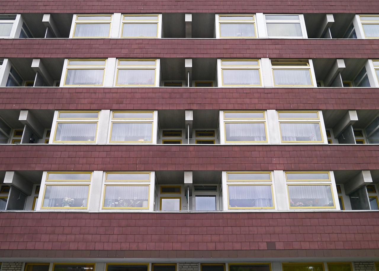 “大学生宿舍混宿怎么样” 大学生住校内宿舍的利弊？