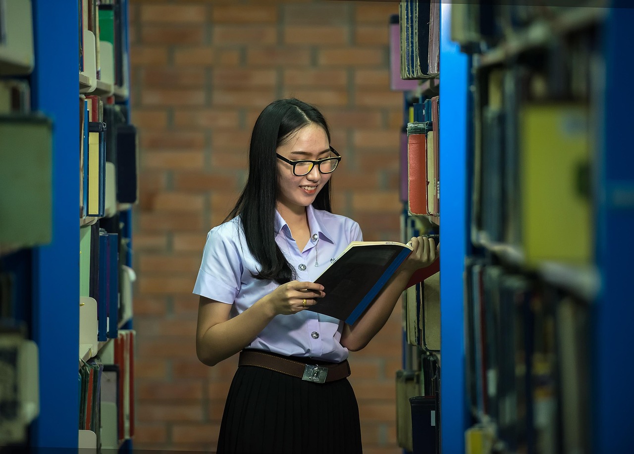 大学图书馆秘书部干什么-大学图书馆工资待遇